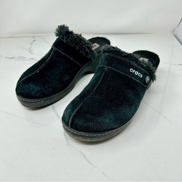 Crocs Faux Suede Fur Lined Clogs- Size 8 - Picture 1 of 14